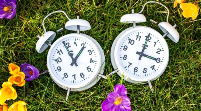 Klok uur vooruit door zomertijd: zo ga je er beter mee om